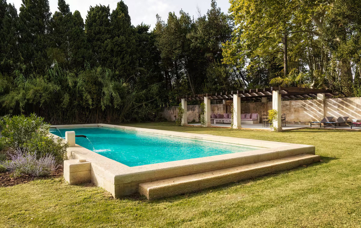 Provence villa with pool and garden