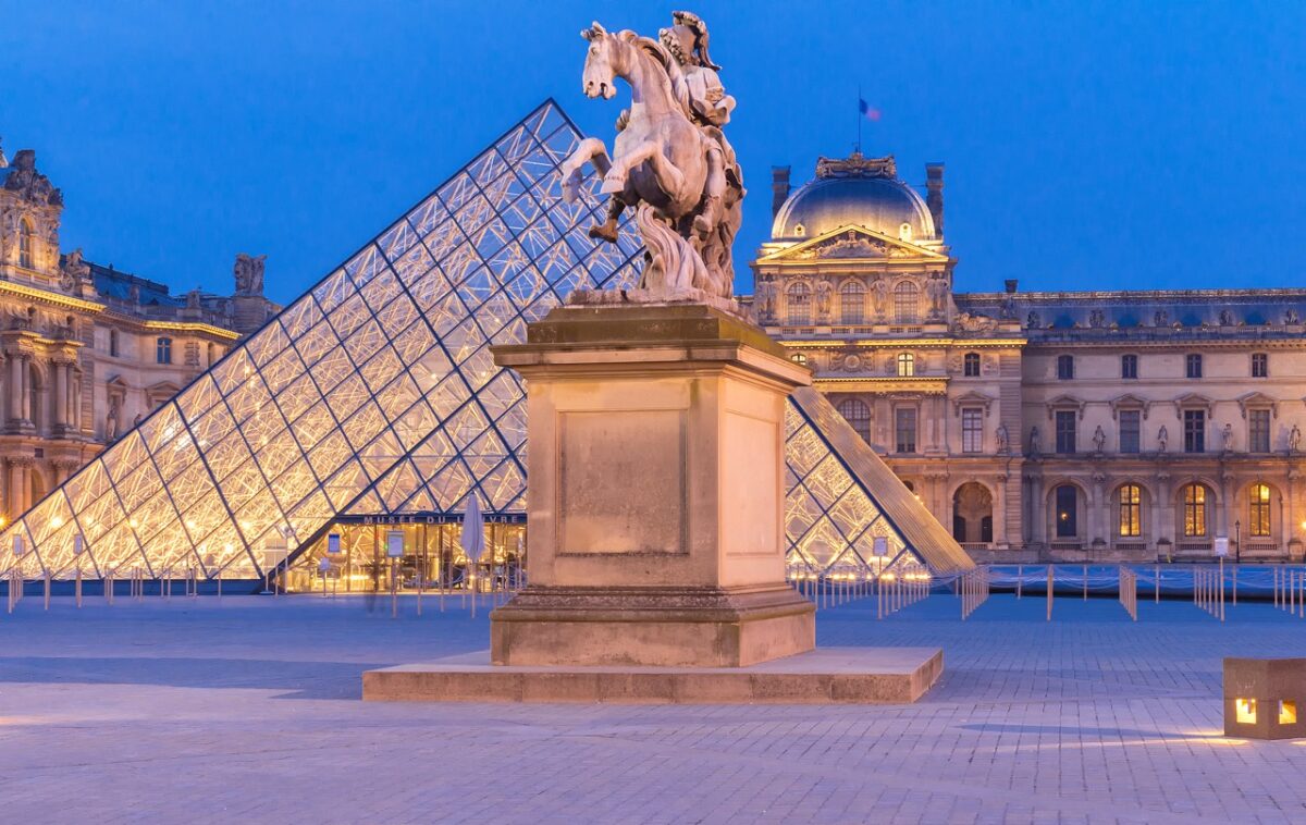 Musée du Louvre (The Louvre Museum)