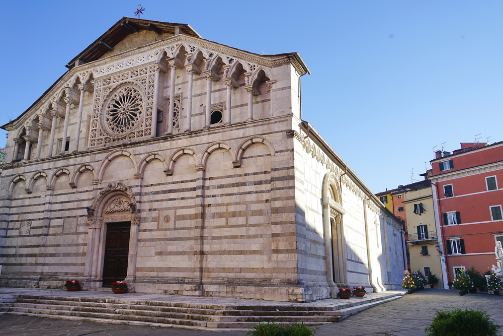 Duomo di Sant'Andrea e il centro storico (Saint Andrew's Cathedral and the old town)